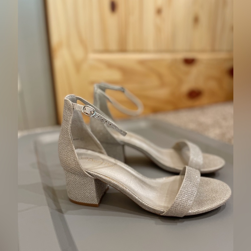 Dream Paris rhinestone heels! Size 8 1/2.